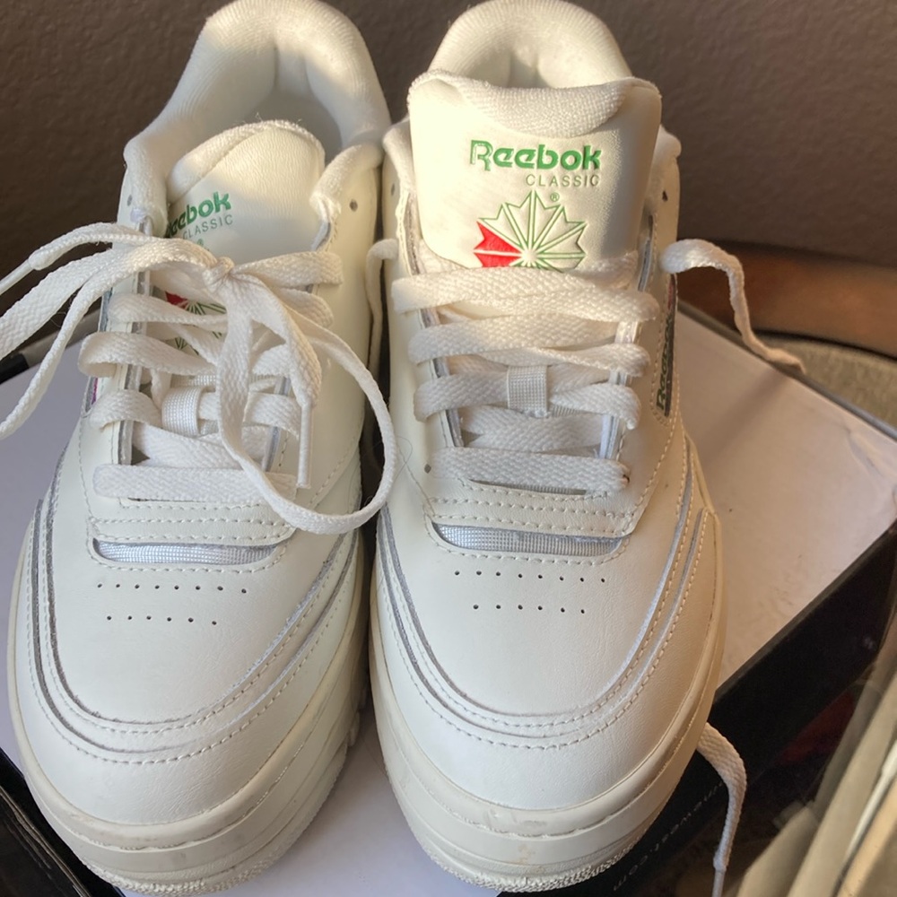 Reebok White Sneakers Classic Minimalist Design